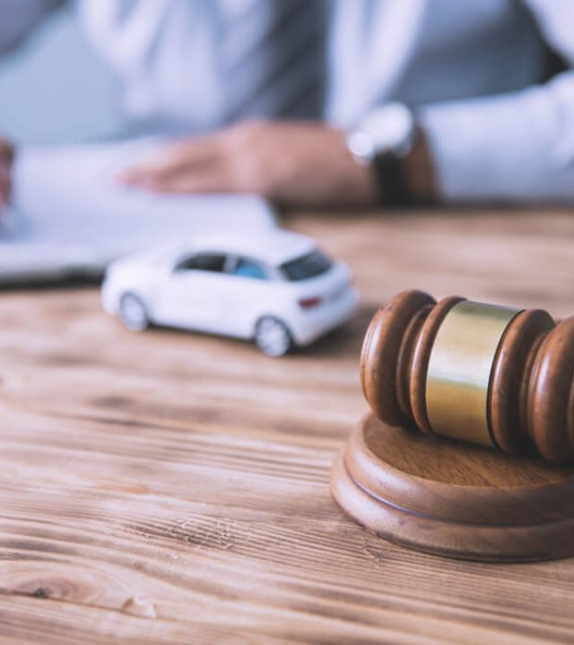 How-Do-I-Decide-When-to-Hire-a-Car-Accident-Lawyer